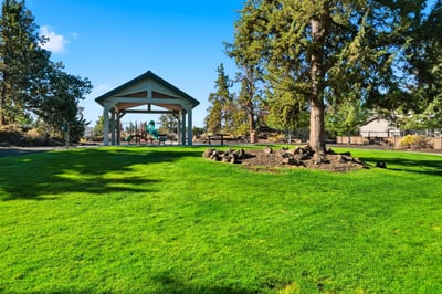 3433 SW 28th Street, Redmond, OR