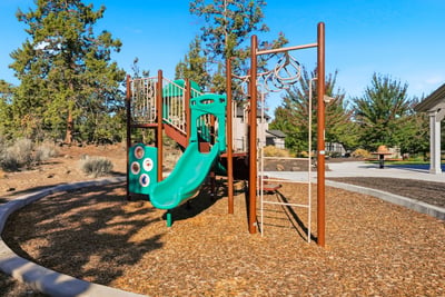 3433 SW 28th Street, Redmond, OR