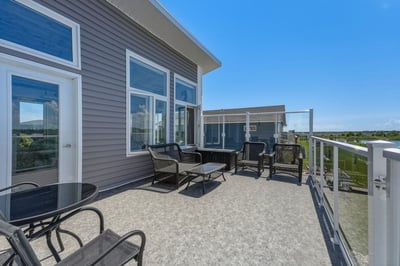 277 Waterfront Dr. E, Gimli, MB