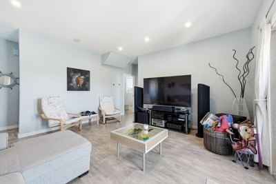 277 Waterfront Dr. E, Gimli, MB