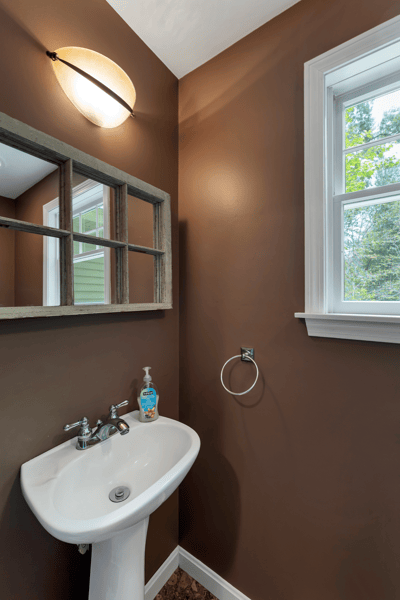 1/2 Bath