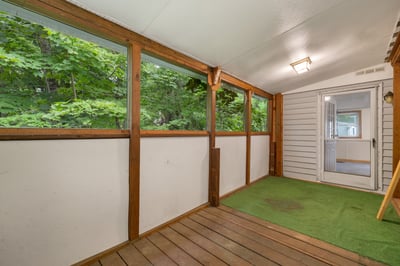 3 Season Screened in Porch