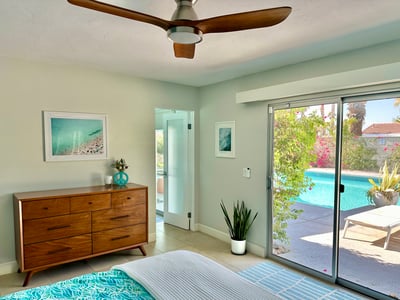 999 E Via Escuela, Palm Springs, CA
