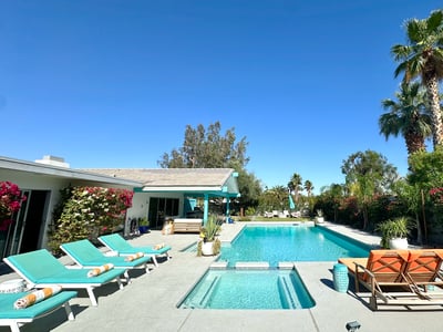 999 E Via Escuela, Palm Springs, CA