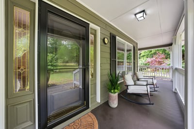 Covered front porch. Perfect place to enjoying coffe in the morning or ice tea in the afternoon.
