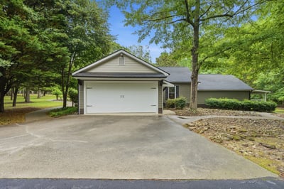 Spacious garage