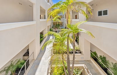 901 Deep Valley Drive, Rolling Hills Estates, CA