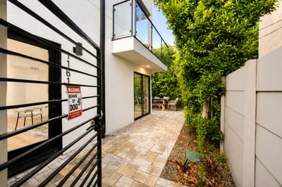 11614 Colfax Meadow Ln, Studio City, CA