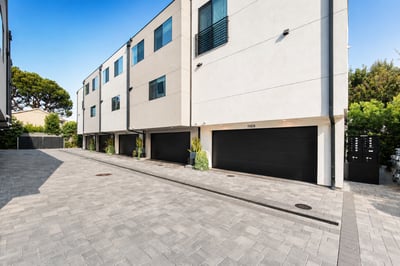 11614 Colfax Meadow Ln, Studio City, CA