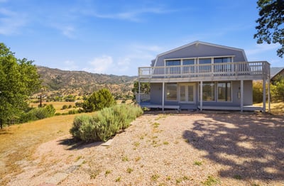 27051 Oakflat Drive, Tehachapi, CA