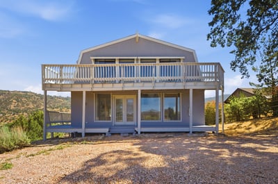 27051 Oakflat Drive, Tehachapi, CA