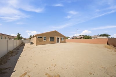 1832 E Ave H7, Lancaster, CA