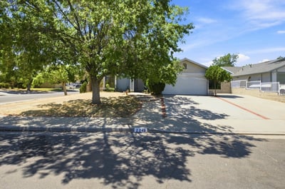2240 Moonlight Ct, palmdale, CA