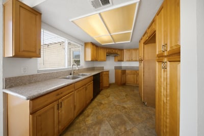2240 Moonlight Ct, palmdale, CA