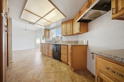 2240 Moonlight Ct, palmdale, CA
