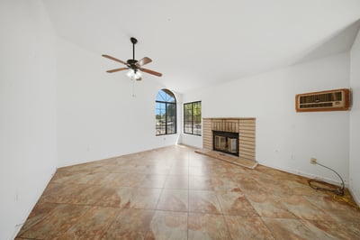 2240 Moonlight Ct, palmdale, CA