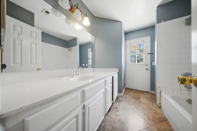 2240 Moonlight Ct, palmdale, CA