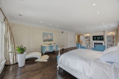 32 Arjay Crescent, Toronto, ON