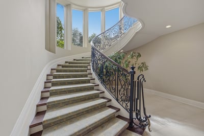 32 Arjay Crescent, Toronto, ON