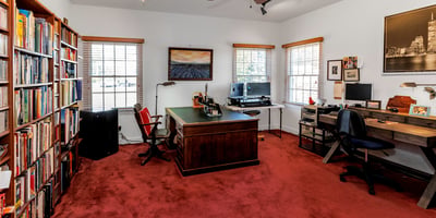 This amazing Office
is a comfortable 1st floor workspace with several windows, a ceiling fan, track lighting, and a closet. Possible use as guest room.