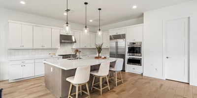 Oversized island with seating, offering the perfect space for casual meals and gatherings. This Scottsdale kitchen balances style, storage, and usability.
