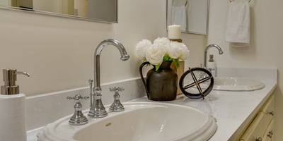 9025 NW Ash St., Portland, OR