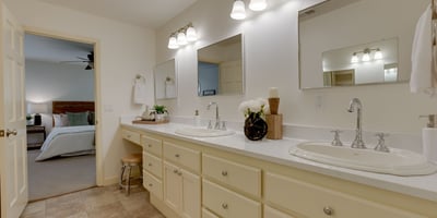 9025 NW Ash St., Portland, OR