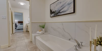 9025 NW Ash St., Portland, OR