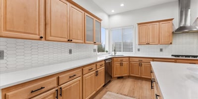 15605 SW Snowy Owl Ln, Beaverton, OR