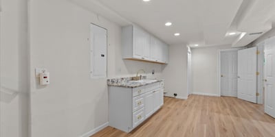 9150 SW Salmon St, Portland, OR