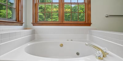 Primary Bathroom with Soaking Tub!