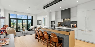 1 strathgowan avenue, Suite 710, Toronto, ON