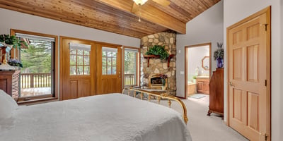 17325 Nicklaus Court, Weed, CA
