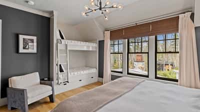 97 Emerald Necklace Dr, Asheville, NC