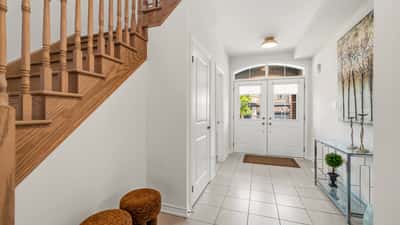 20 Viola St, East Gwillimbury, ON