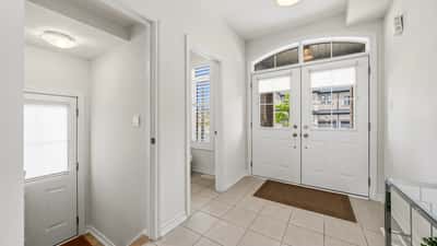 20 Viola St, East Gwillimbury, ON