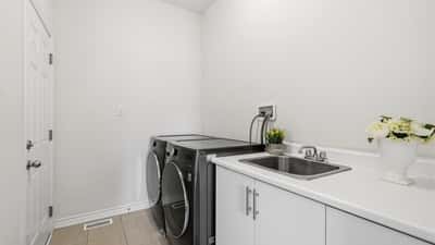 20 Viola St, East Gwillimbury, ON