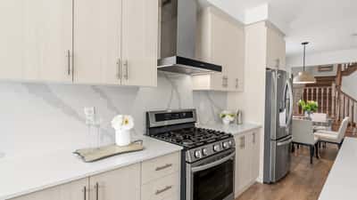 20 Viola St, East Gwillimbury, ON