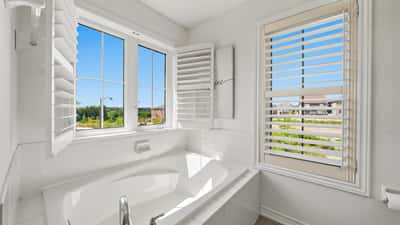 20 Viola St, East Gwillimbury, ON