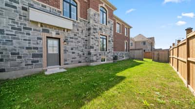 20 Viola St, East Gwillimbury, ON