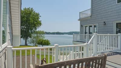 1 Oak Dr, New Fairfield, CT