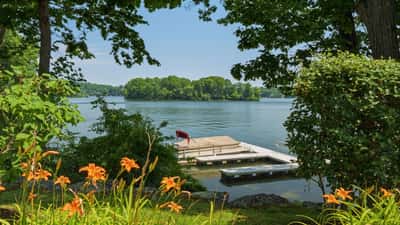 1 Oak Dr, New Fairfield, CT