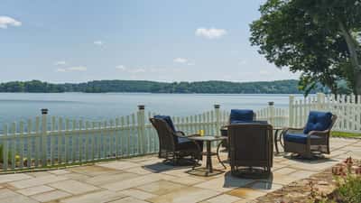 1 Oak Dr, New Fairfield, CT