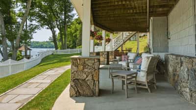 1 Oak Dr, New Fairfield, CT
