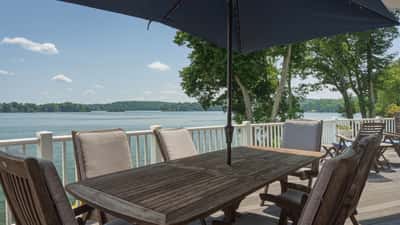 1 Oak Dr, New Fairfield, CT