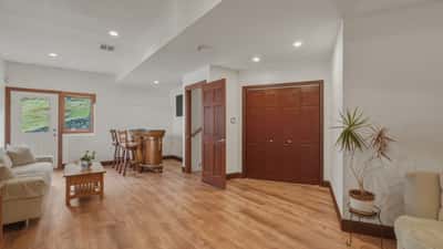 1 Oak Dr, New Fairfield, CT