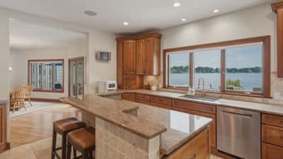 1 Oak Dr, New Fairfield, CT