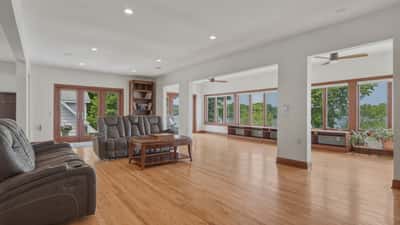 1 Oak Dr, New Fairfield, CT