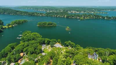 1 Oak Dr, New Fairfield, CT