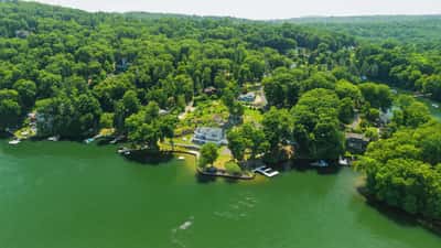 1 Oak Dr, New Fairfield, CT